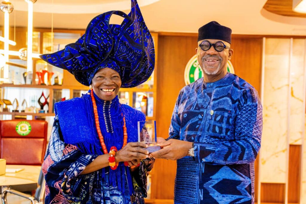 Ogun, Nike Art Gallery Collaborate To Attract 100,000 Tourists To Olumo Rock Annual Nike Art Gallery