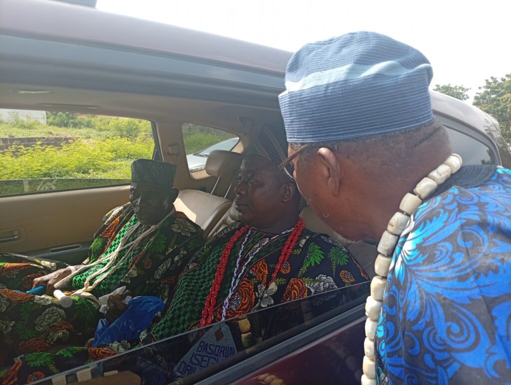 Heroic Visit! visit2 1